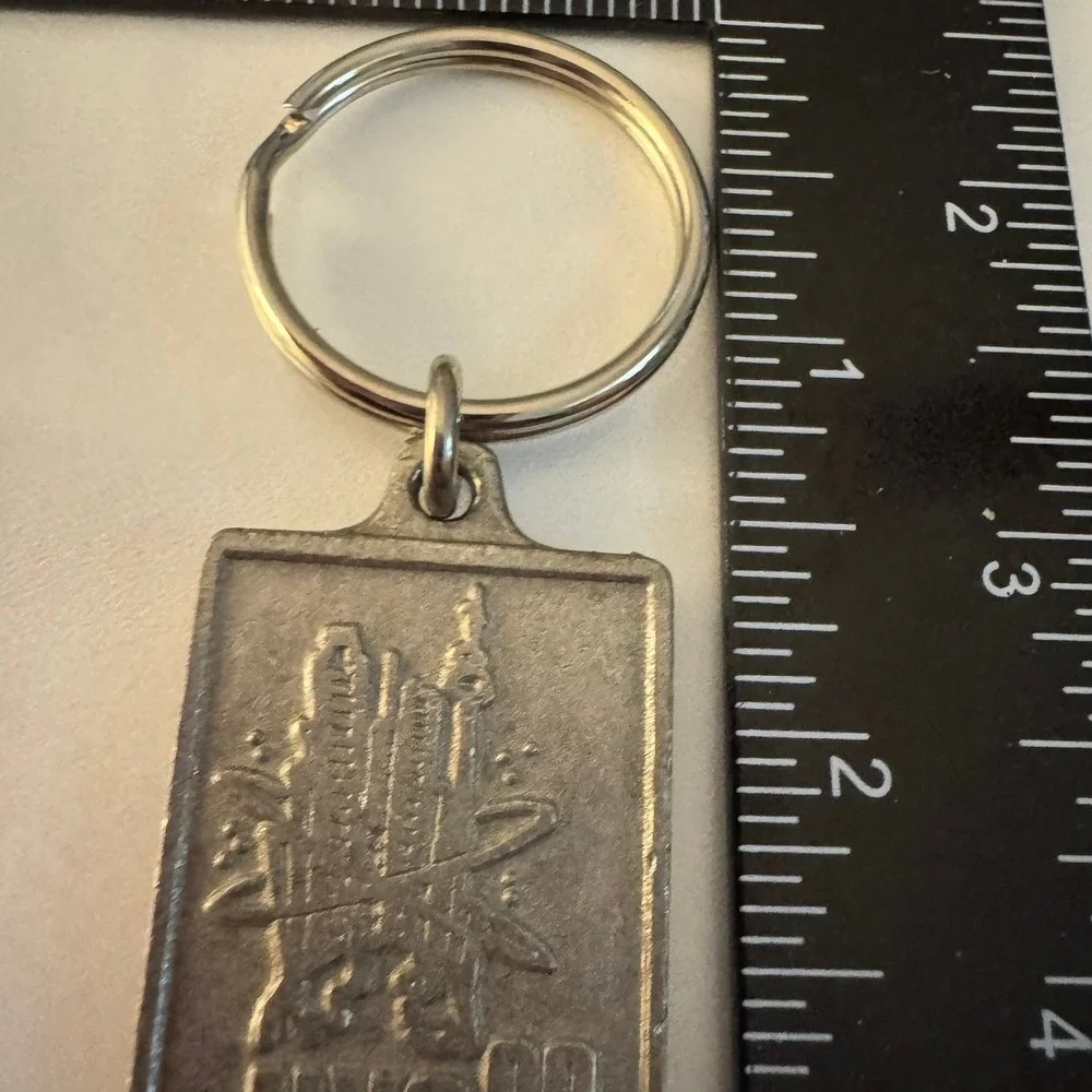 Vintage NYC 99 Toronto Canada Keychain Solid Pewter‎ Souvenir Keyring